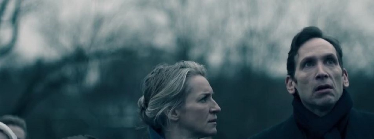 Mrs.-Putnam-staring-at-Commander-Putnam-on-bridge