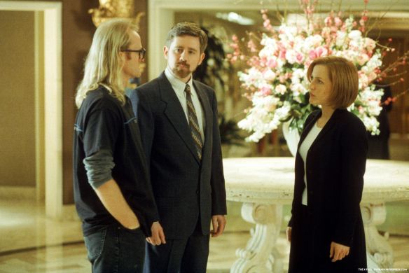 x-files-s6-duchovny-mulder-anderson-scully-spender-lone-gunmen-dvdbash-wordpress43
